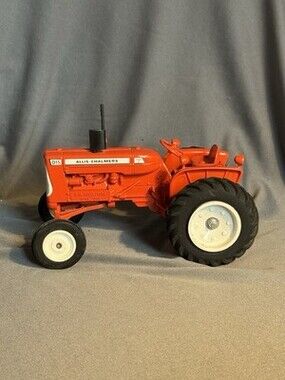 Allis Chalmers Farm Toy Tractor "D-15 Series II" 1/16